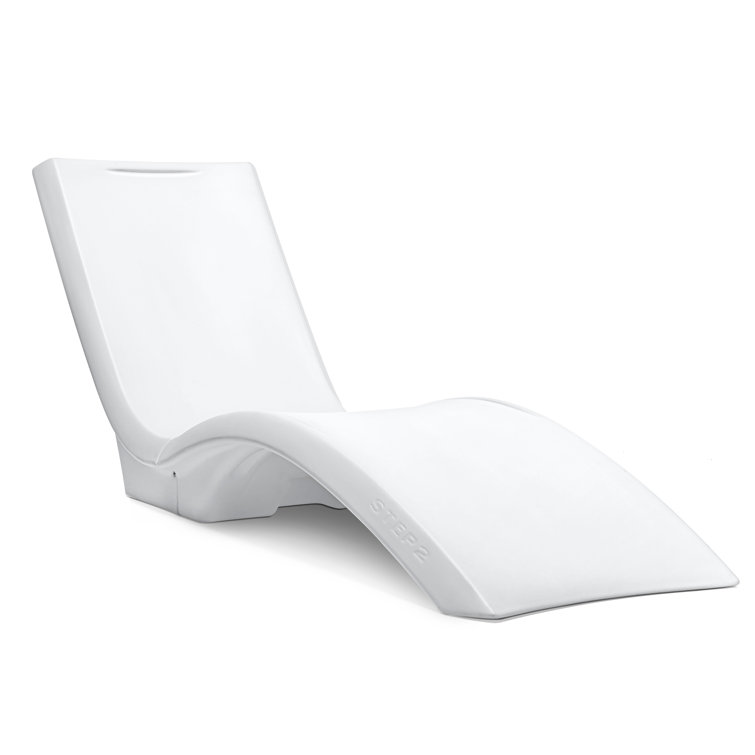 White plastic best sale outdoor chaise lounge